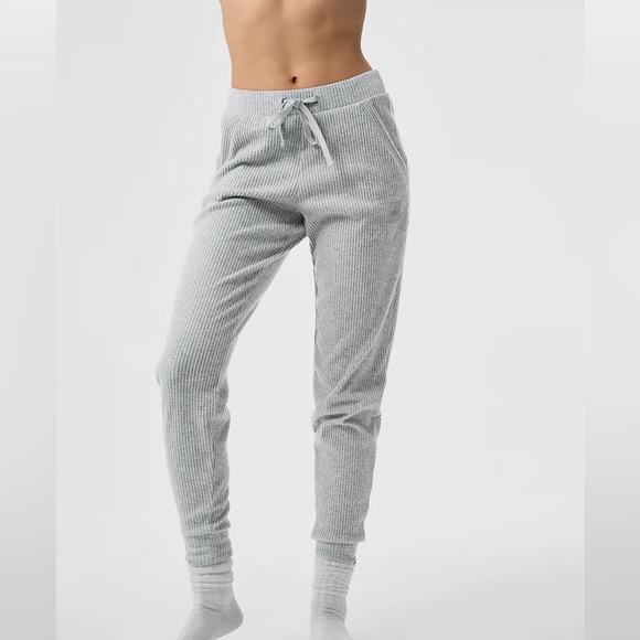 Alo yoga Muse Sweatpant - Picture 1 of 5